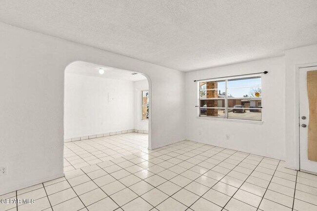 Building Photo - 11701 Henry Phipps Dr