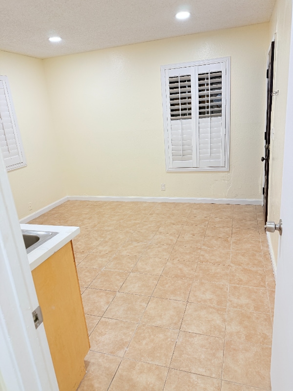 Building Photo - 864 Stanford Ave