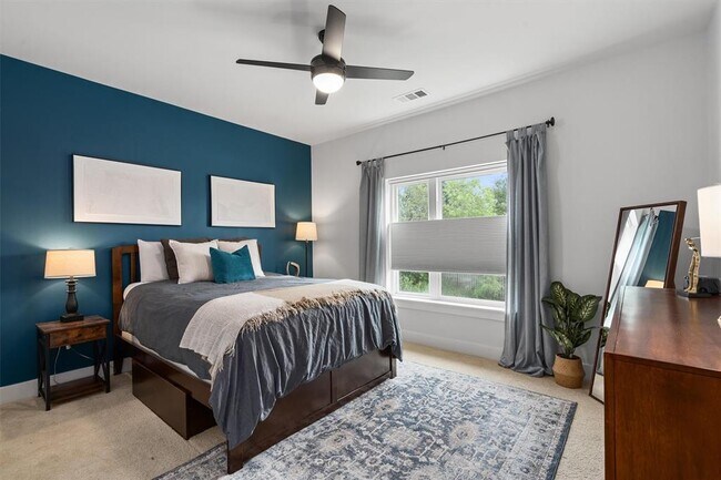 Building Photo - 2220 Webberville Rd