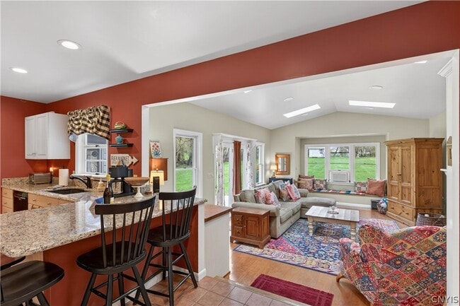 Building Photo - 3862 State St