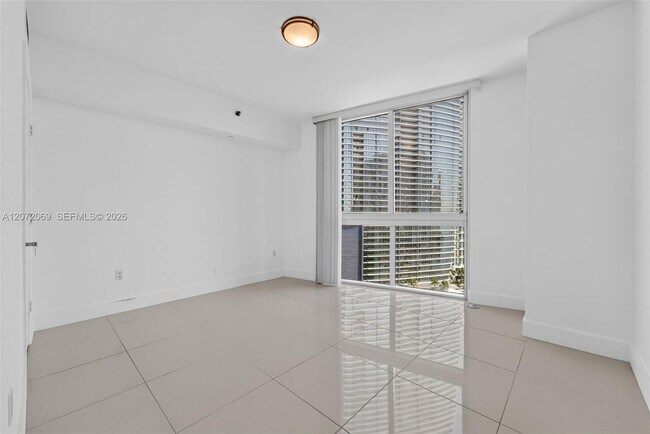 Building Photo - 465 Brickell Ave