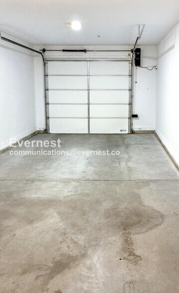 Building Photo - 2750 Illinois Dr