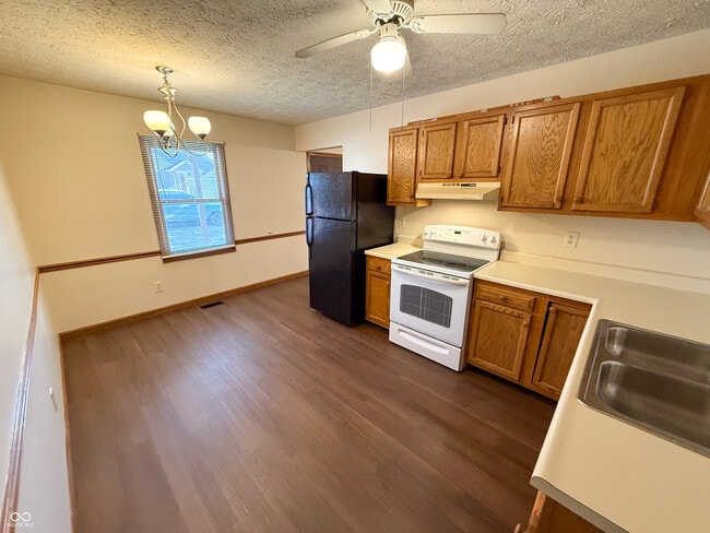 Building Photo - 508 Illinois St