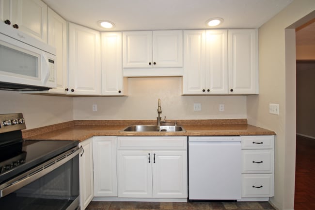 Building Photo - 100 Grouse Ct