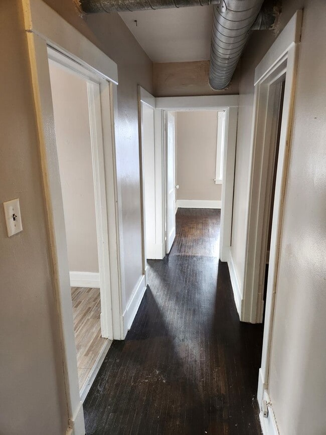 Building Photo - Large 2 -3 Bedroom Apartment in Heart of Beaver Falls! Central Air! NO APPLICATION FEE!!