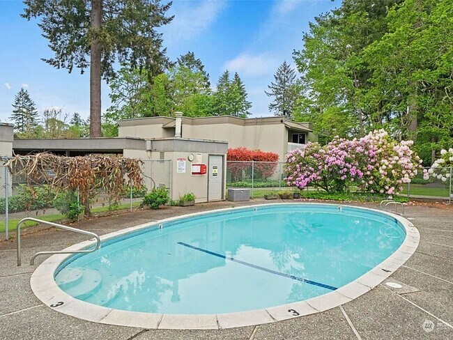 Building Photo - 7501 Ruby Dr SW