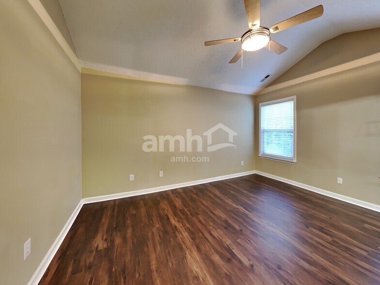 Building Photo - 114 Ridge Lake Dr