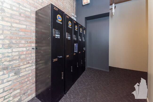 Building Photo - 2300 W Wabansia Ave