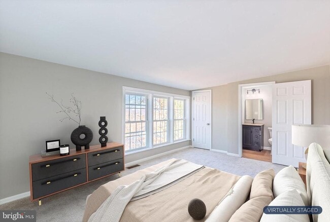 Building Photo - 422 Spackmans Ln