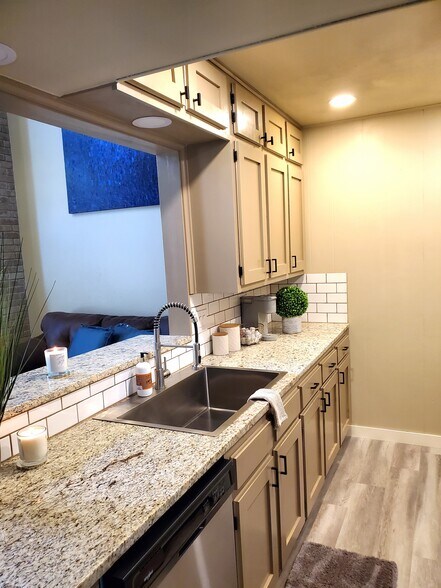 Building Photo - 105 Brentwood Dr
