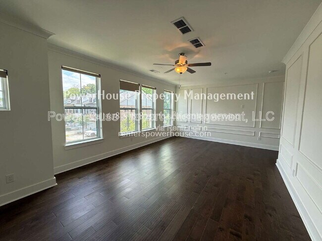 Building Photo - 1190 Harper Dr