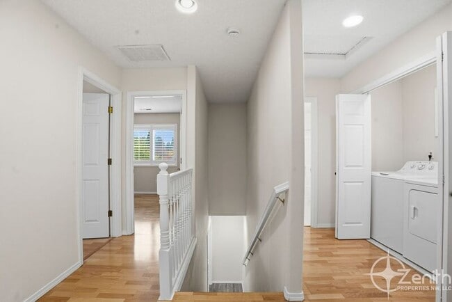 Building Photo - 5322 NE 69th Cir