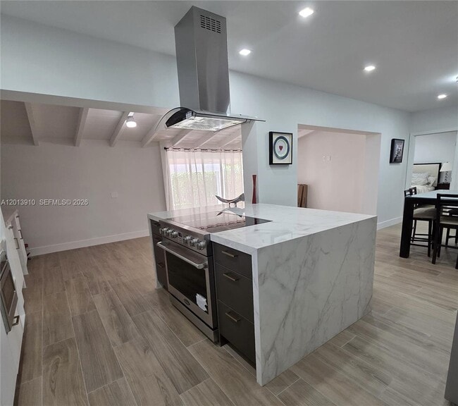 Building Photo - 1015 Pizarro St