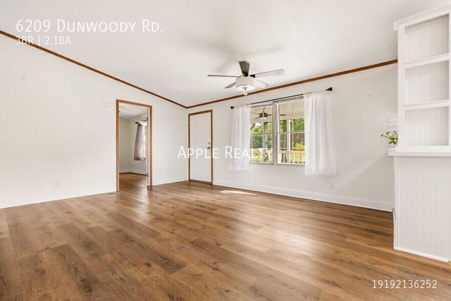 Building Photo - 6209 Dunwoody Rd