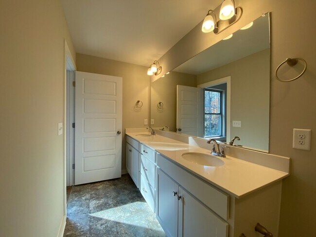 Building Photo - Home for Rent in Pinson, AL!!!! Available to View!