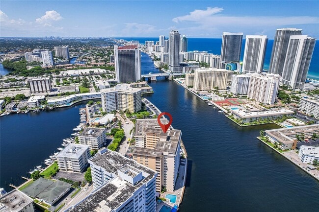 Building Photo - 121 Golden Isles Dr