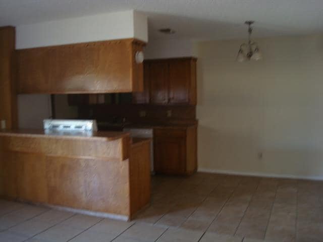 Building Photo - 613 NW Renfro St