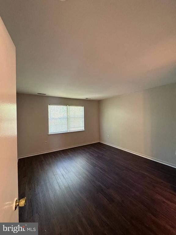 Building Photo - 721 Timber Ln