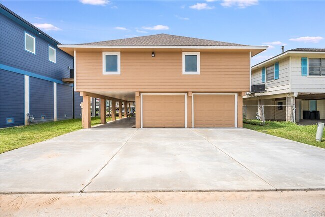 Building Photo - 901 Bonita Dr