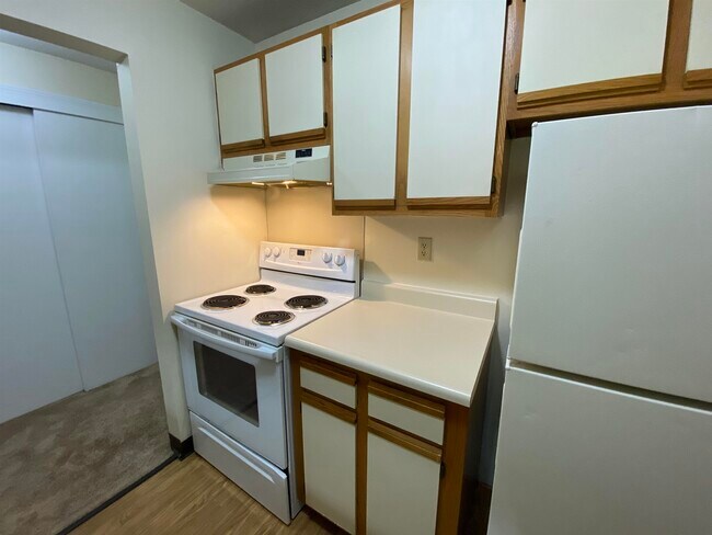 Building Photo - 145 Eastern Ave