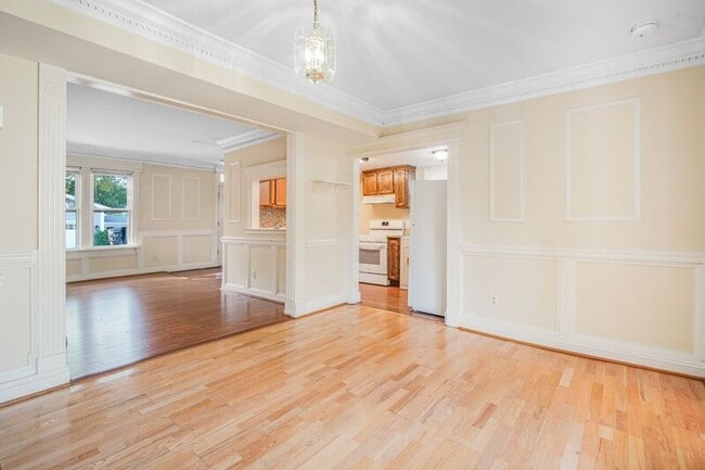 Building Photo - 307 Hawke St