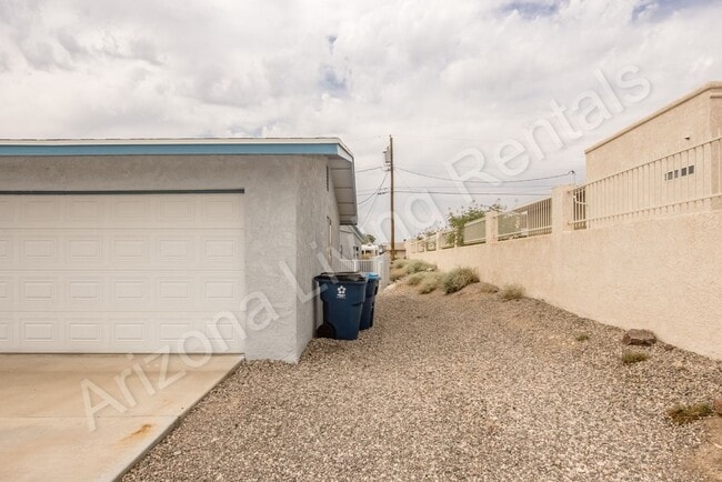 Building Photo - 3211 Pintail Dr