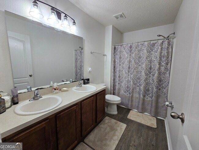 Building Photo - 101 Cedar Breeze Dr