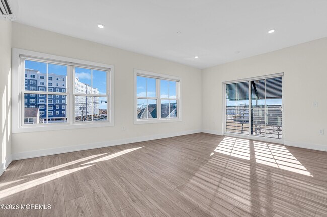 Building Photo - 19 Carr Ave