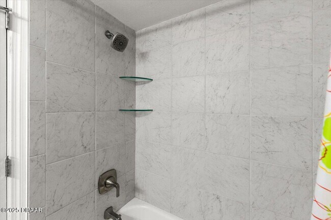 Building Photo - 411 N Halifax Ave