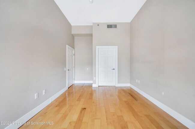 Building Photo - 509 Bogart Pl