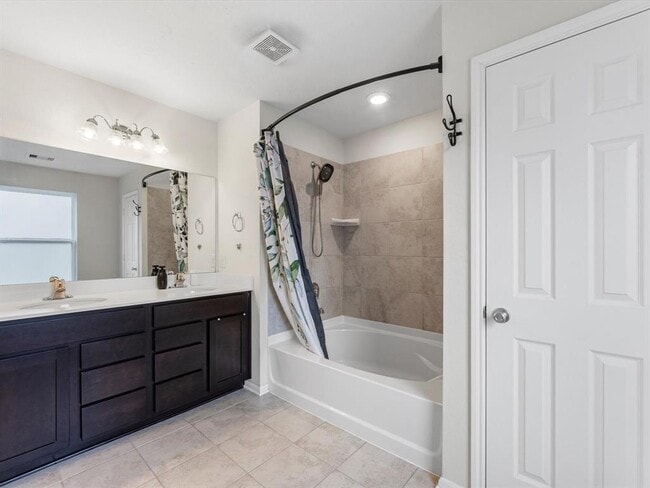 Building Photo - 14203 Broad Cypress Ct