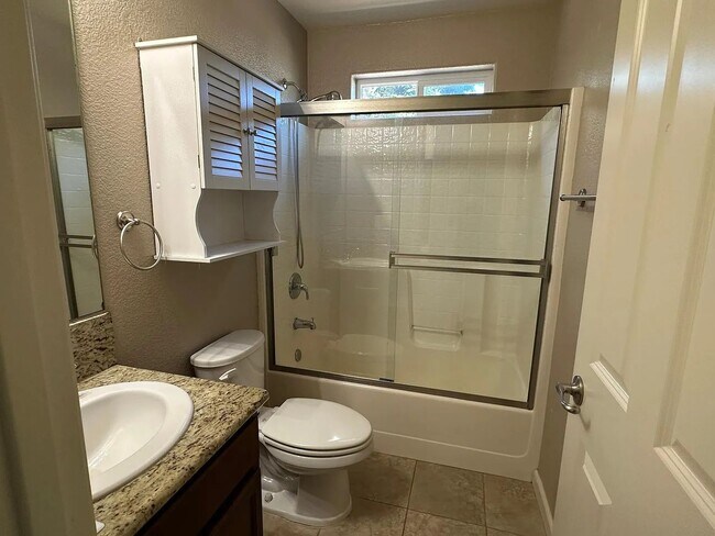 Building Photo - A beautiful property available May 1st