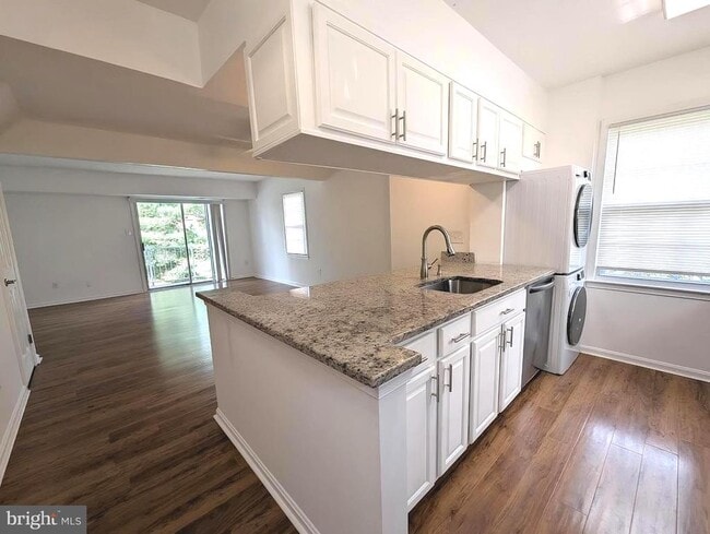 Building Photo - 14454 Cool Oak Ln