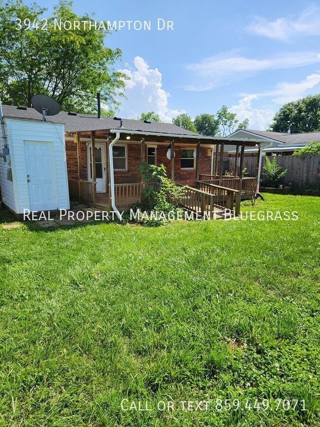 Building Photo - 3942 Northampton Dr