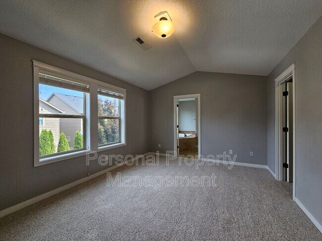 Building Photo - 4522 NE 91st Way
