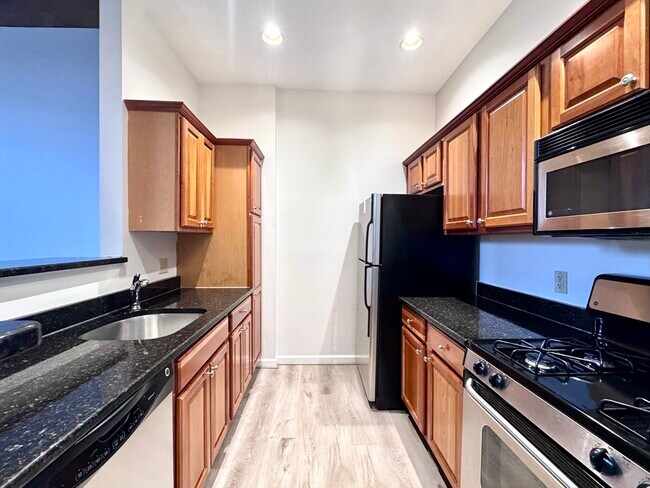 Building Photo - 4 Bishop St