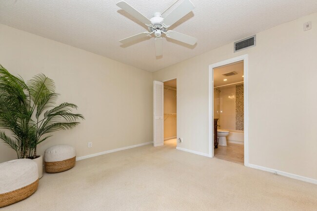 Building Photo - 10173 Mangrove Dr
