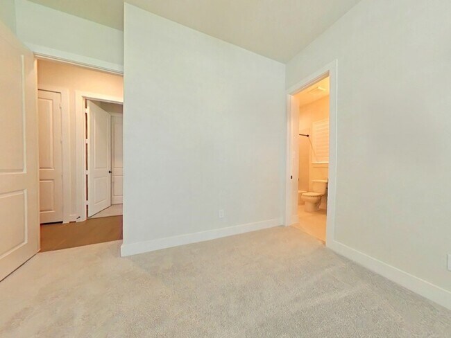 Building Photo - 1020 Prescott Dr