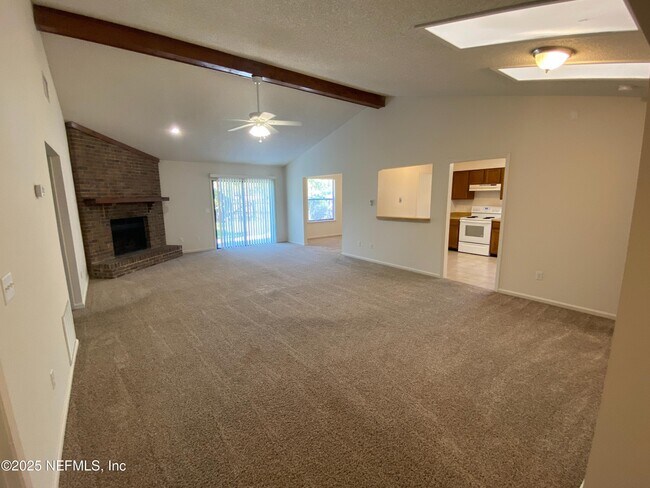 Building Photo - 12924 Tree Way Ln