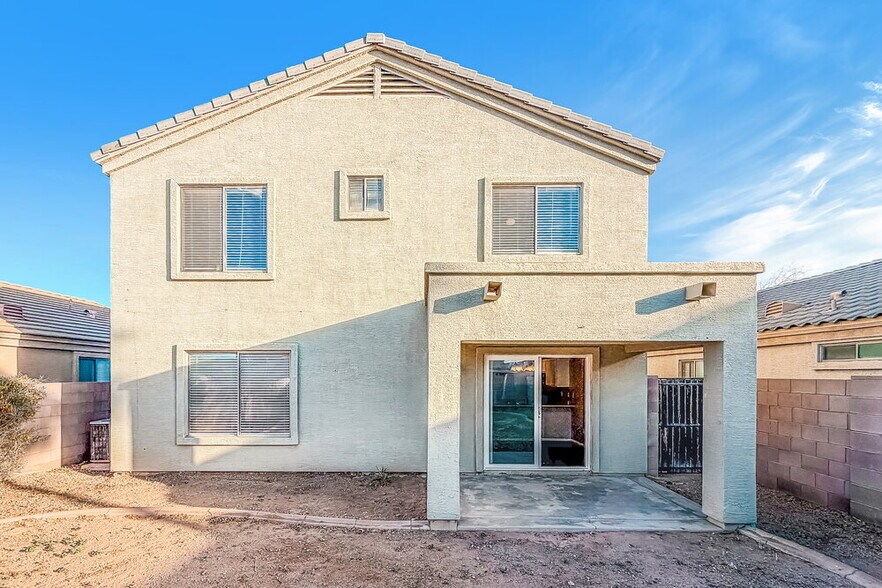 Building Photo - 10907 E Arcadia Ave