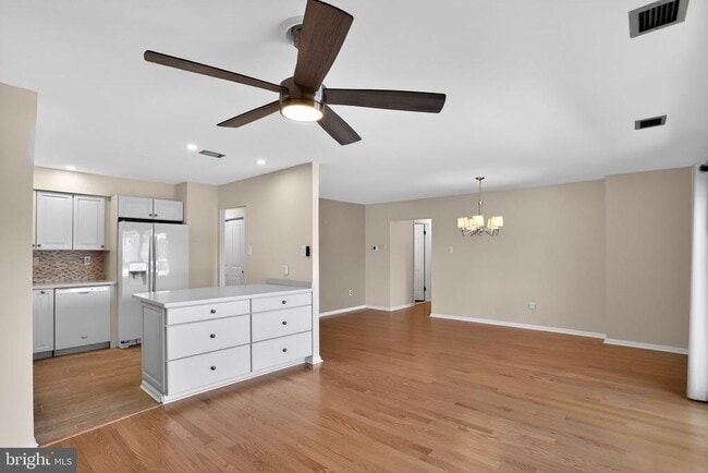 Building Photo - 215 Haddonfield Cmns