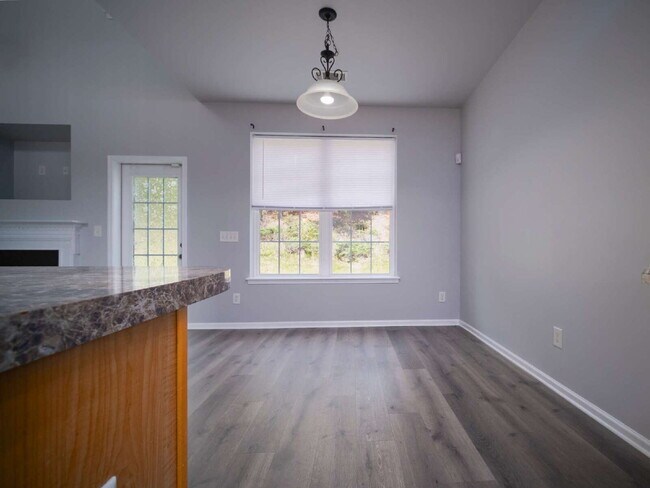 Building Photo - 1030 Boxelder Ln