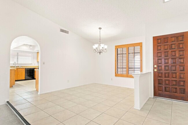 Building Photo - 7309 W Canterbury Dr