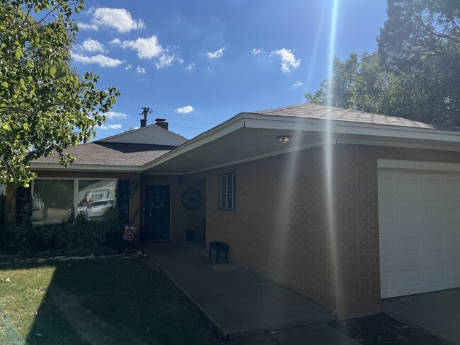 Building Photo - 2615 27th St