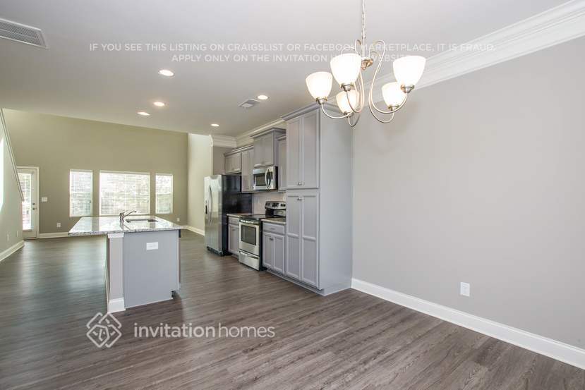 Building Photo - 5322 Roberta Crossing Dr