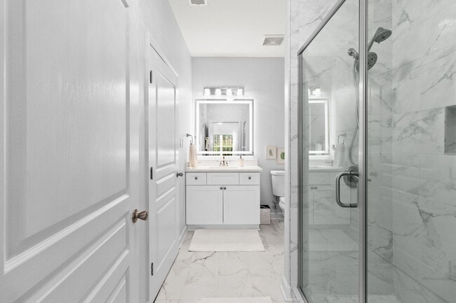 Building Photo - Furnished Townhome – All Inclusive | Gated...
