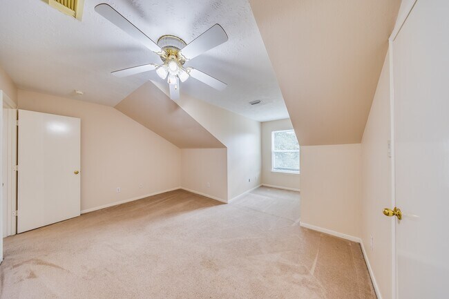 Building Photo - 6515 Autumn Thistle Dr