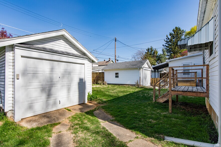 Building Photo - 1617 Cloverleaf St