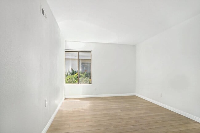 Building Photo - 3857 Camino Lindo