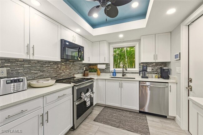 Building Photo - 530-108 108th Ave N